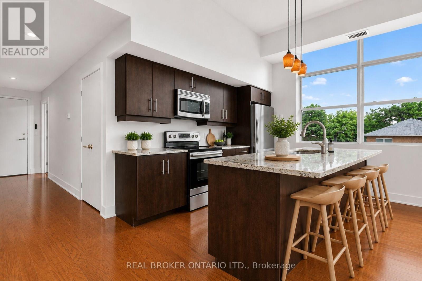 207 - 345 ST DENIS STREET