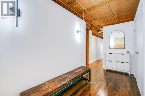 104 - 993 QUEEN STREET W