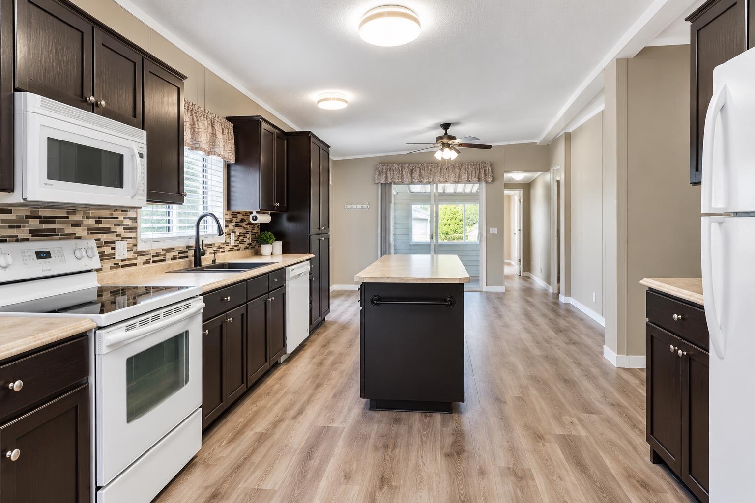 91 41168 LOUGHEED HIGHWAY