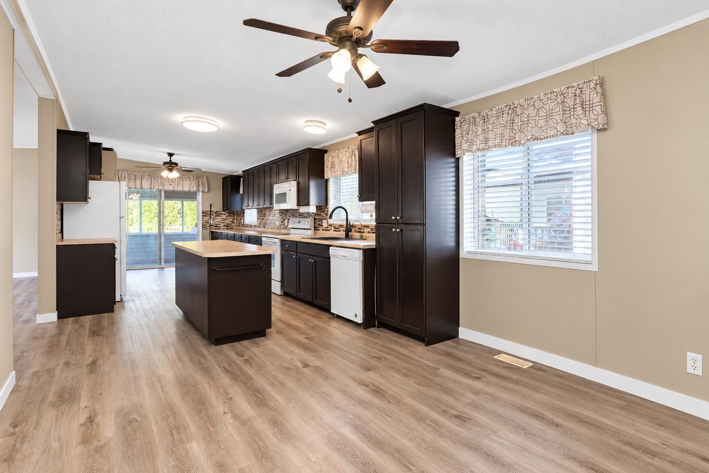 91 41168 LOUGHEED HIGHWAY