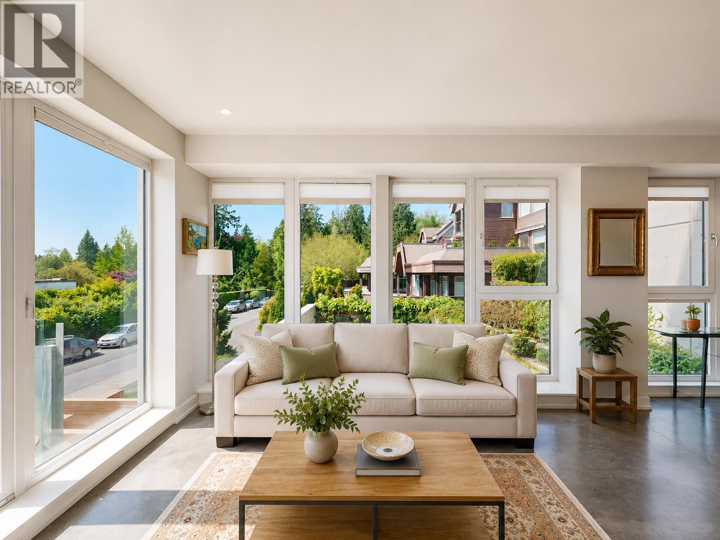201 650 EVERGREEN PLACE