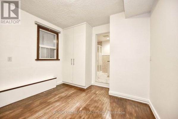 8 Corby Ave, Toronto (Caledonia-Fairbank), ON 4