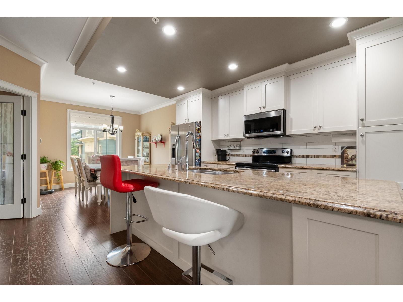 14 45290 SOOWAHLIE CRESCENT, Garrison Crossing