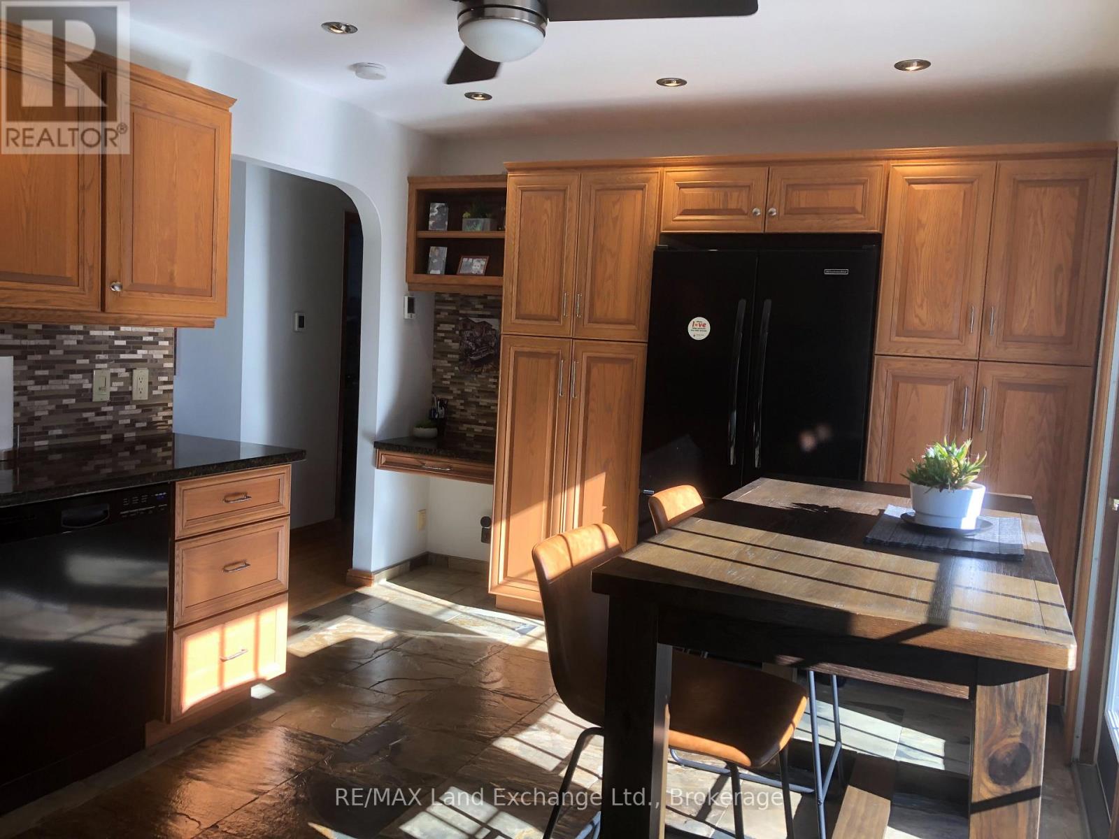1073 8 CONCESSION