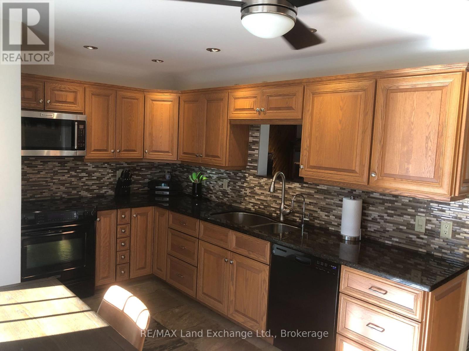 1073 8 CONCESSION