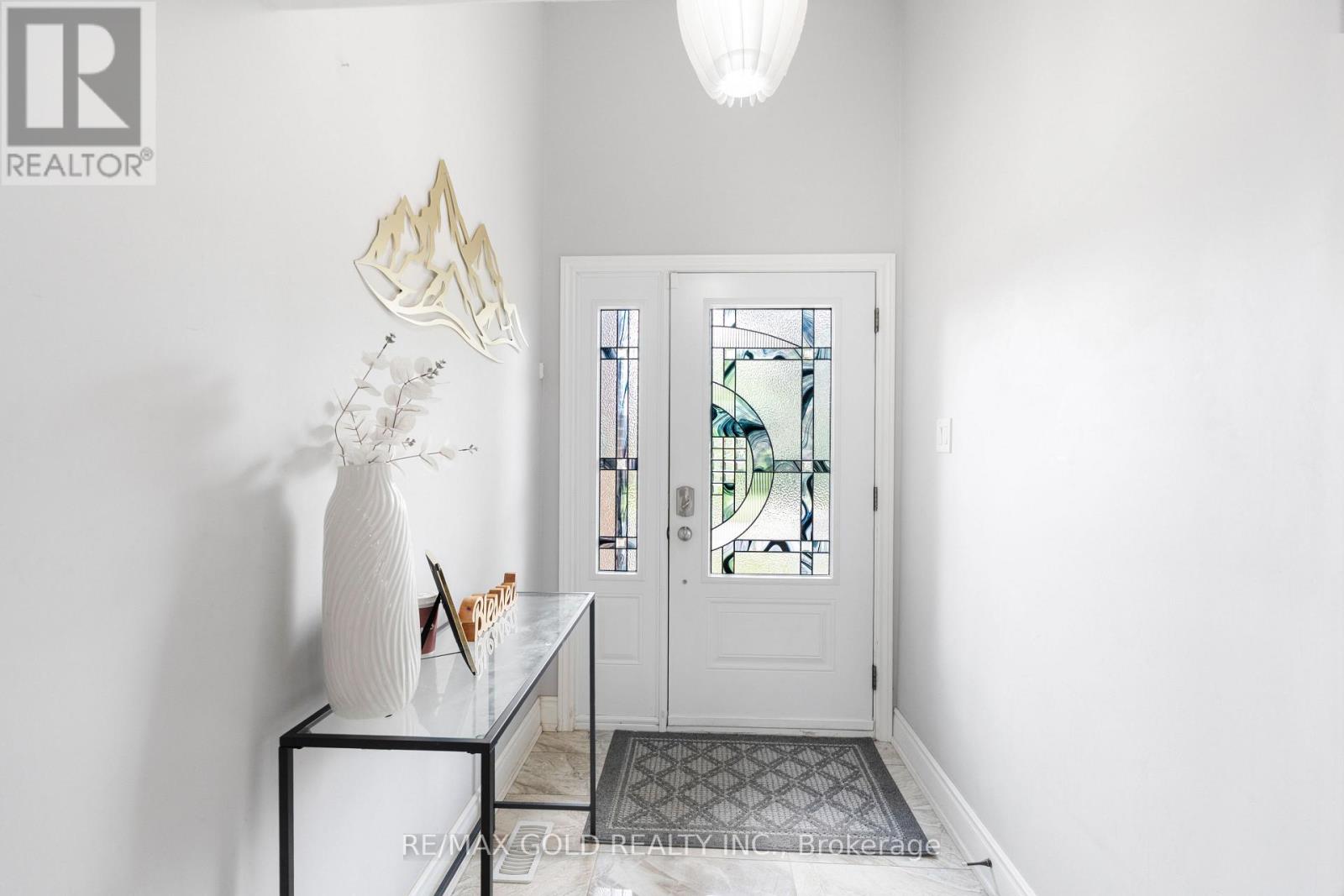 48 MAIDSTONE CRESCENT