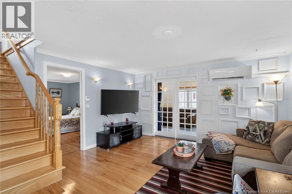 20 Woodland Boulevard