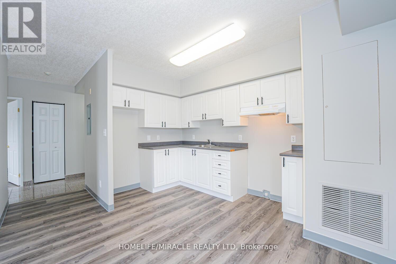 610 - 274 ERB STREET W