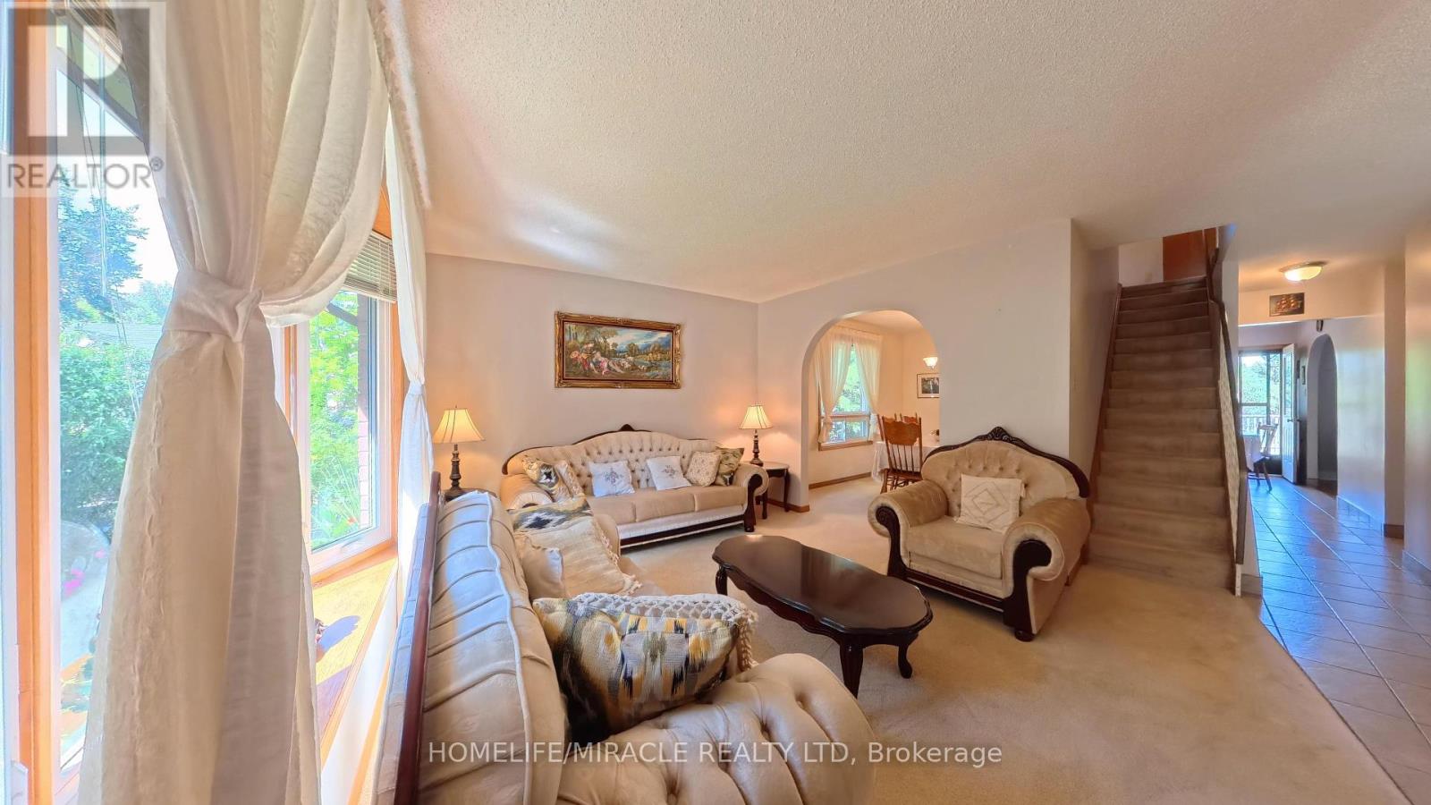 56 SCENIC WOOD CRESCENT