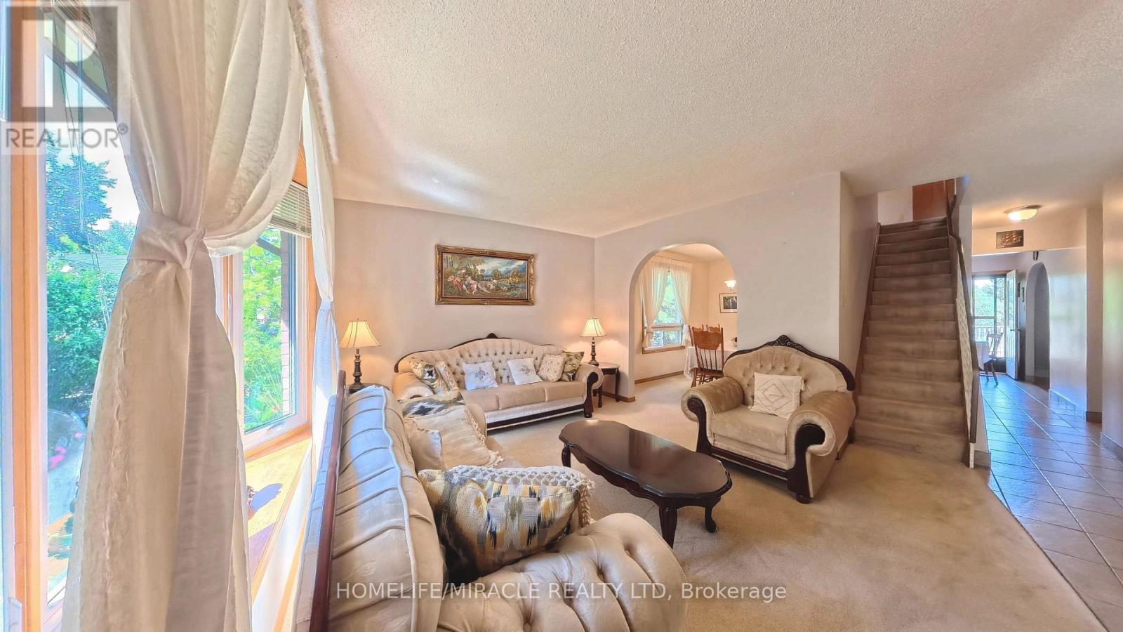 56 SCENIC WOOD CRESCENT