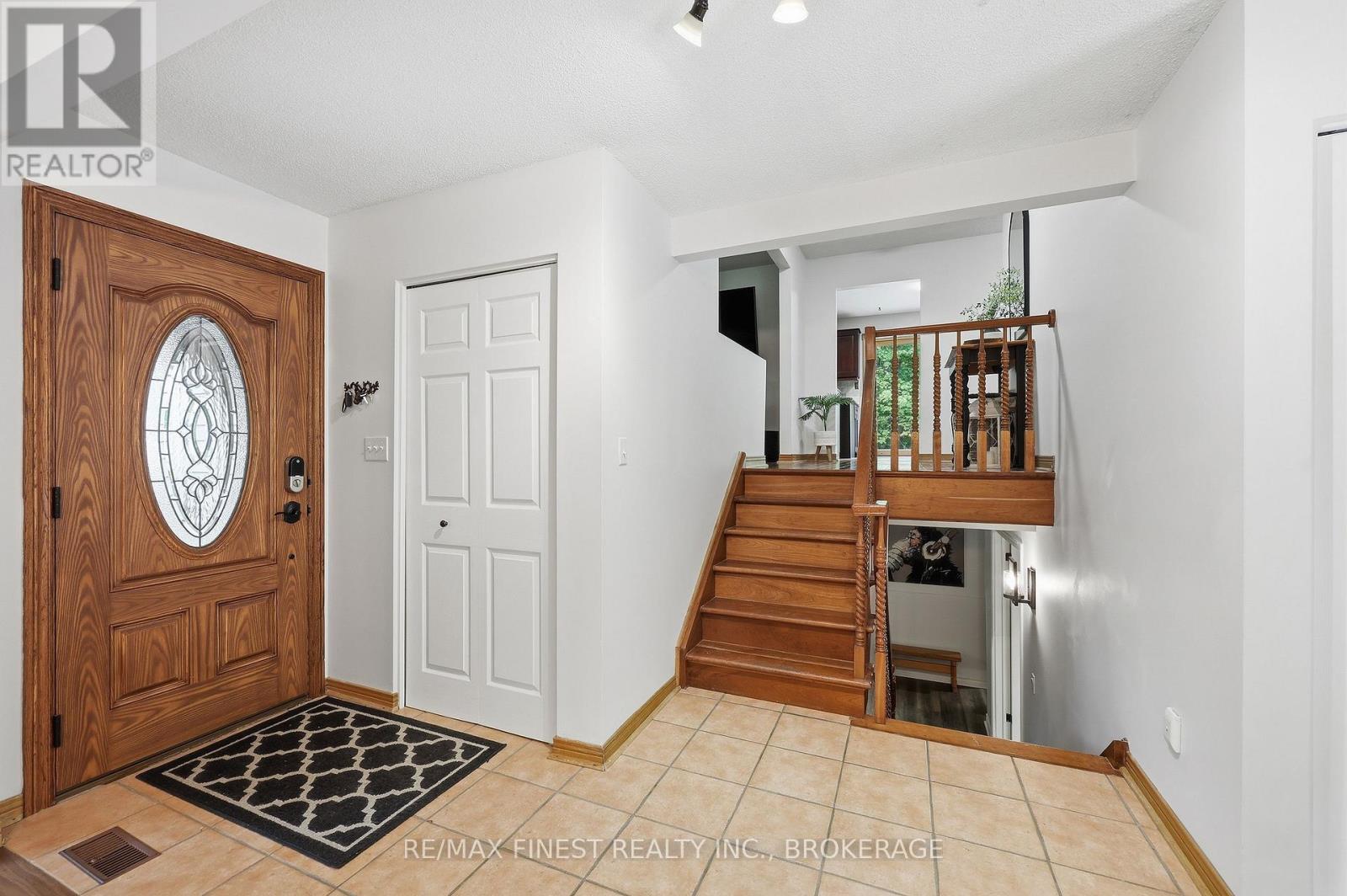 1465 MIDDLE ROAD
