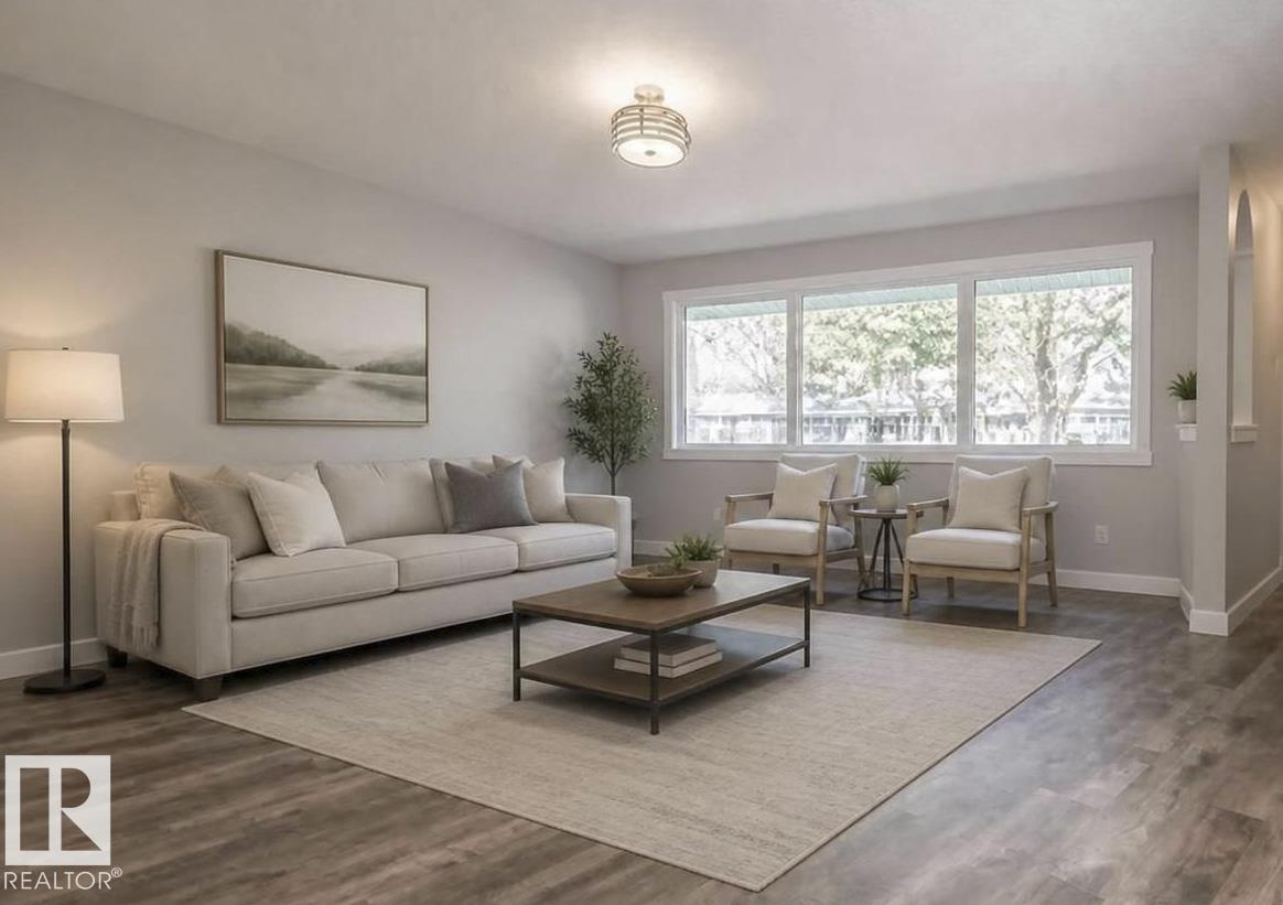 6 GREENVIEW CR