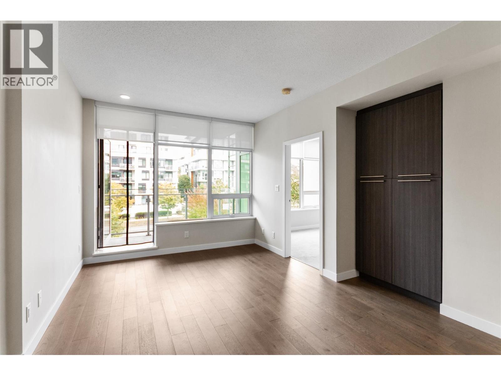 305 4963 CAMBIE STREET