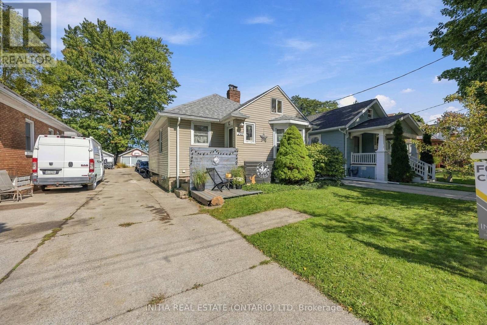 272 KATHLEEN AVENUE