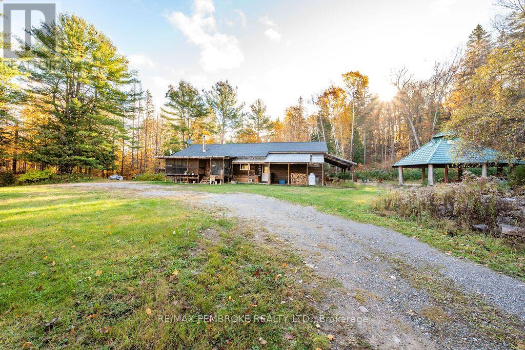 995 SCHUTT ROAD