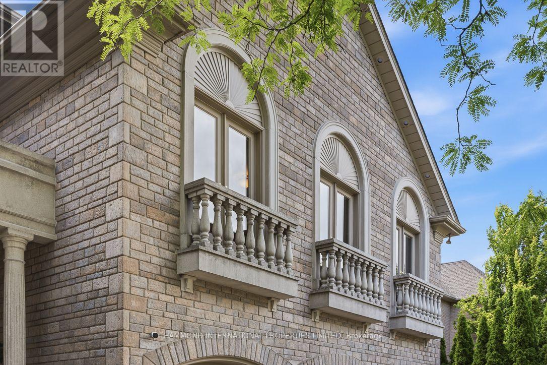 32 ARJAY CRESCENT