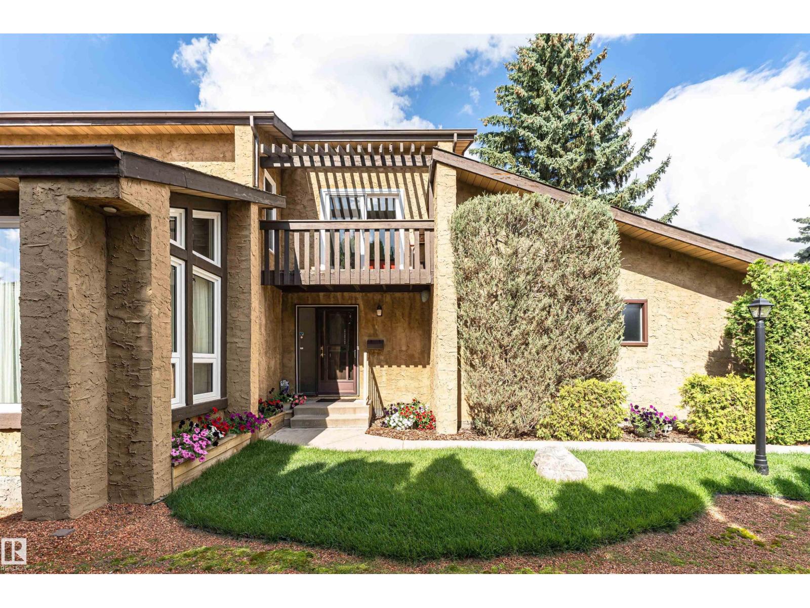 2412 115 ST NW