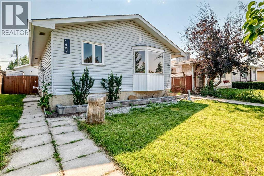 152 Maranda Close NE