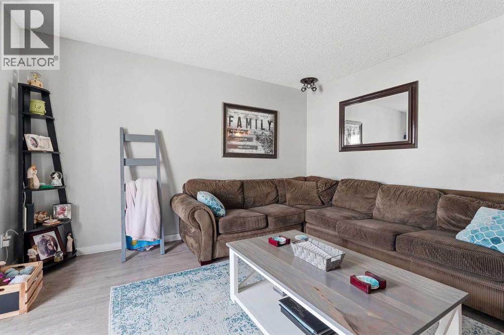 51 Aberdare Way NE