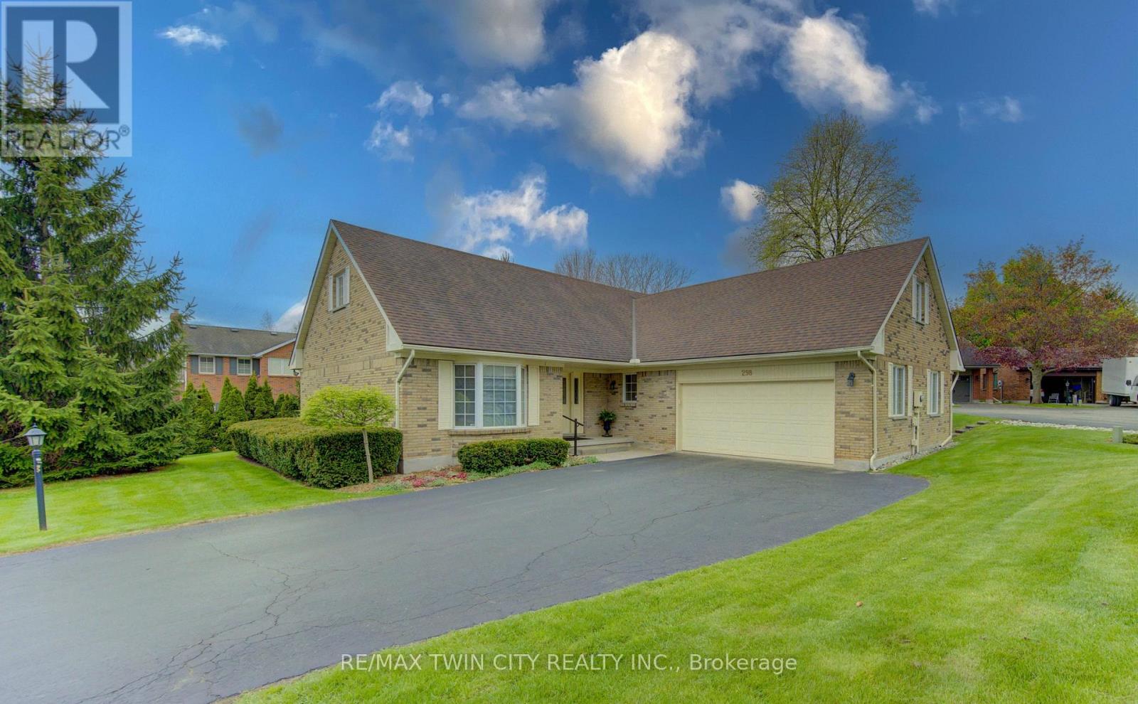 298 ROXTON DRIVE