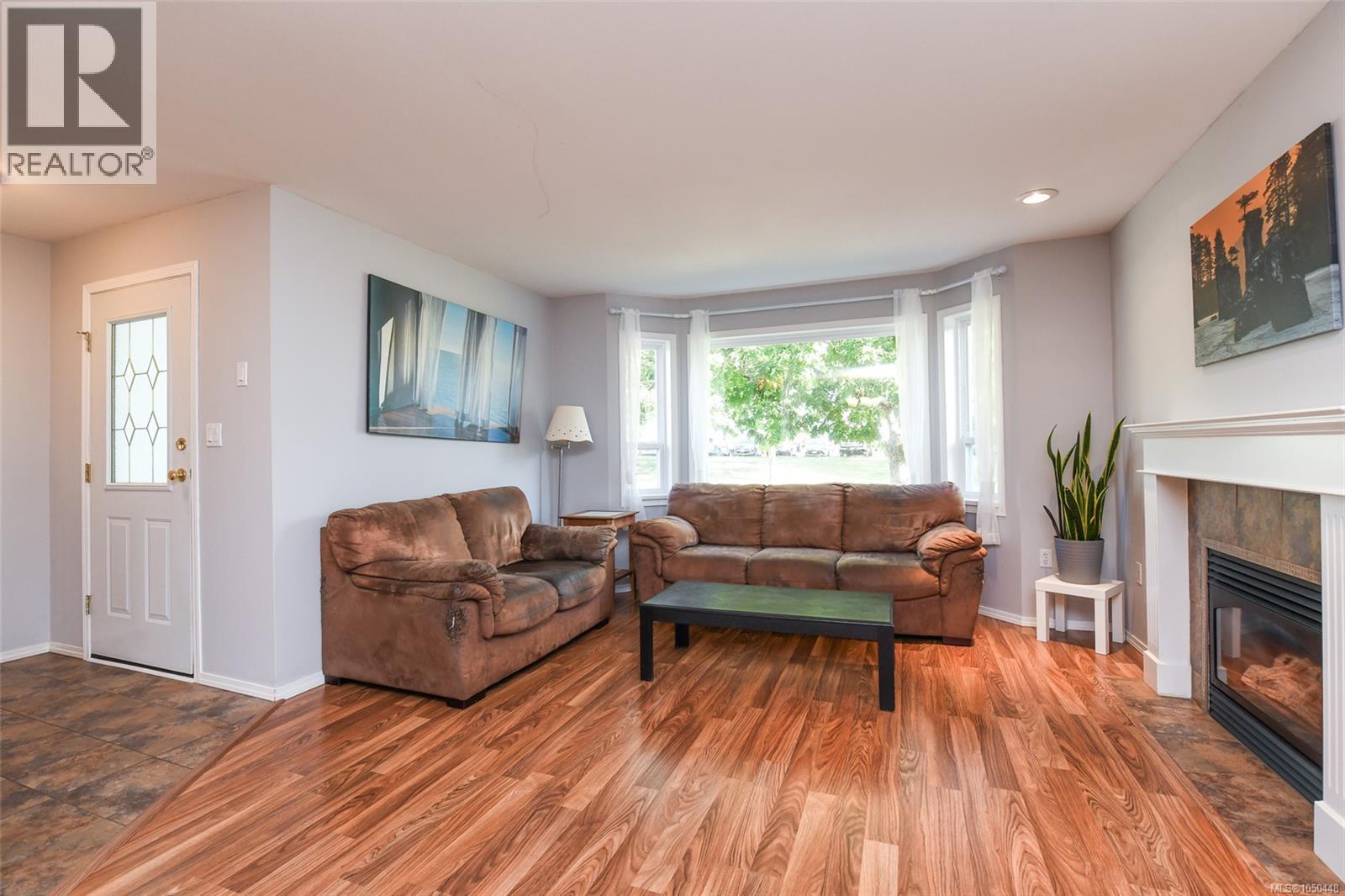 2233 Bolt Ave