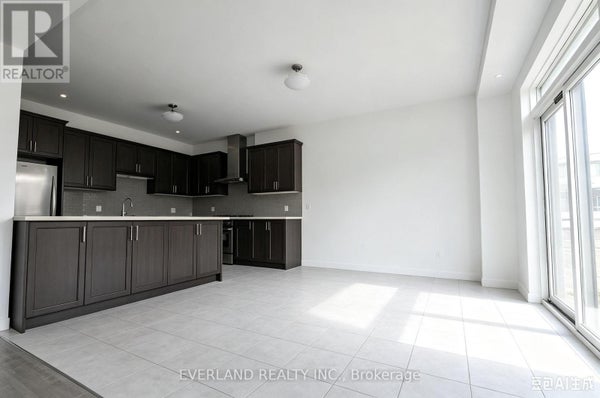 27 Prosperity Way, East Gwillimbury (Holland Landing), ON 5