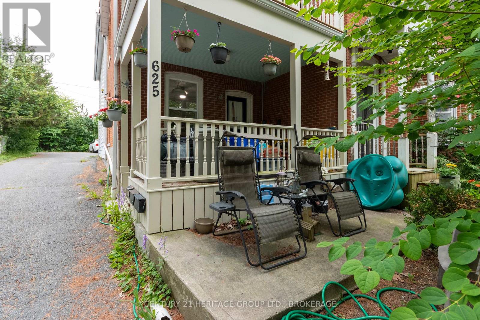 625 KING STREET W