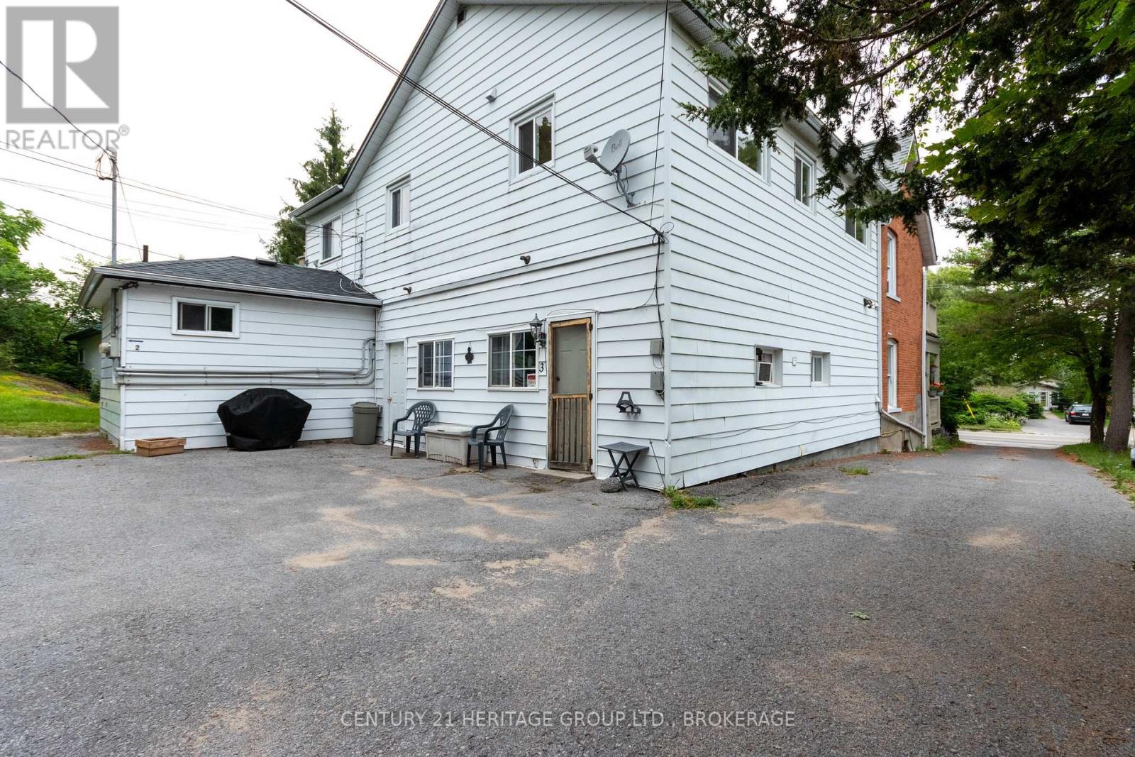 625 KING STREET W