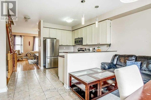 6 Cailiff St, Brampton (Bram West), ON 3