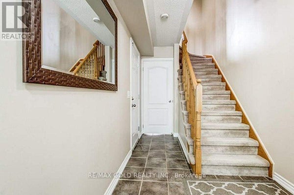 6 Cailiff St, Brampton (Bram West), ON 2