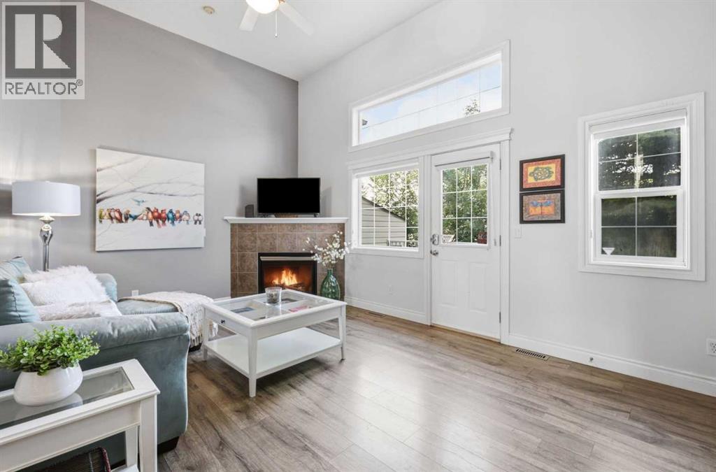 4 Cougar Ridge Mews SW