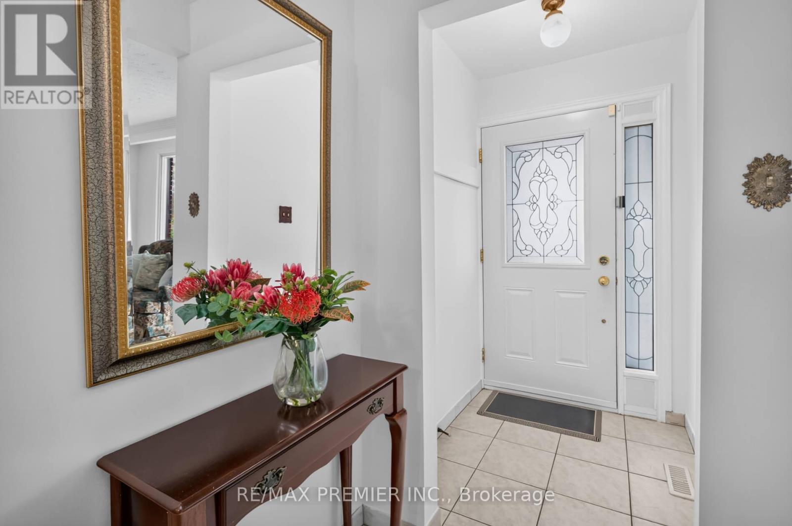 31 CORINTHIAN BOULEVARD