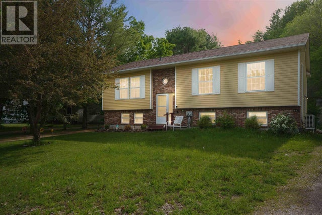 11 Robinson Drive