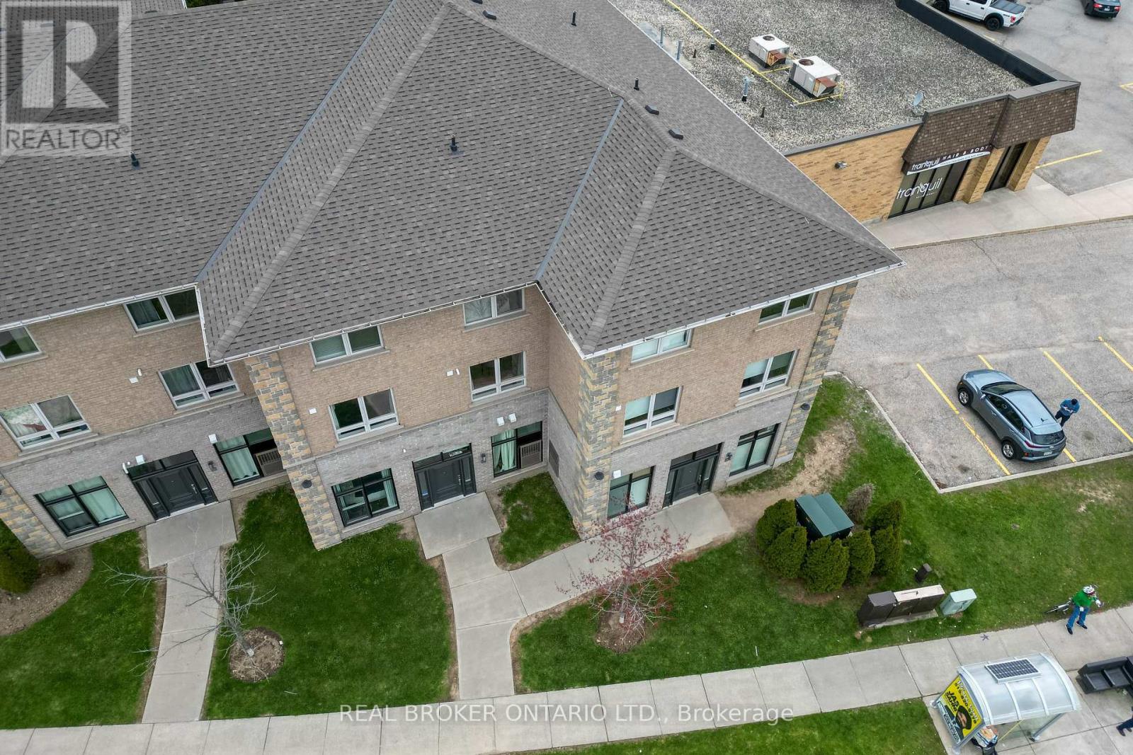 UNIT 102 - 904 PAISLEY ROAD