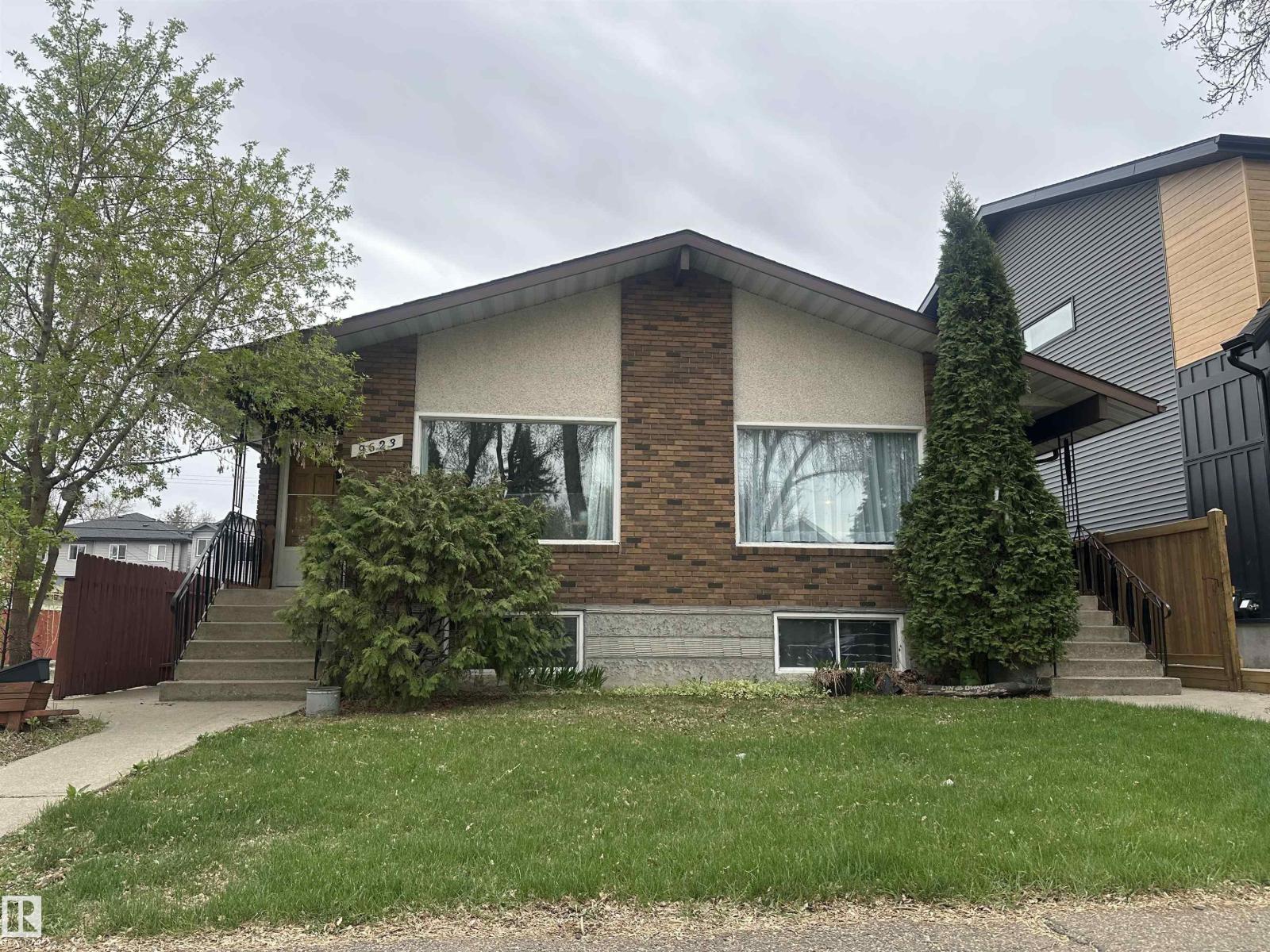 9623/9625 73 AV NW NW