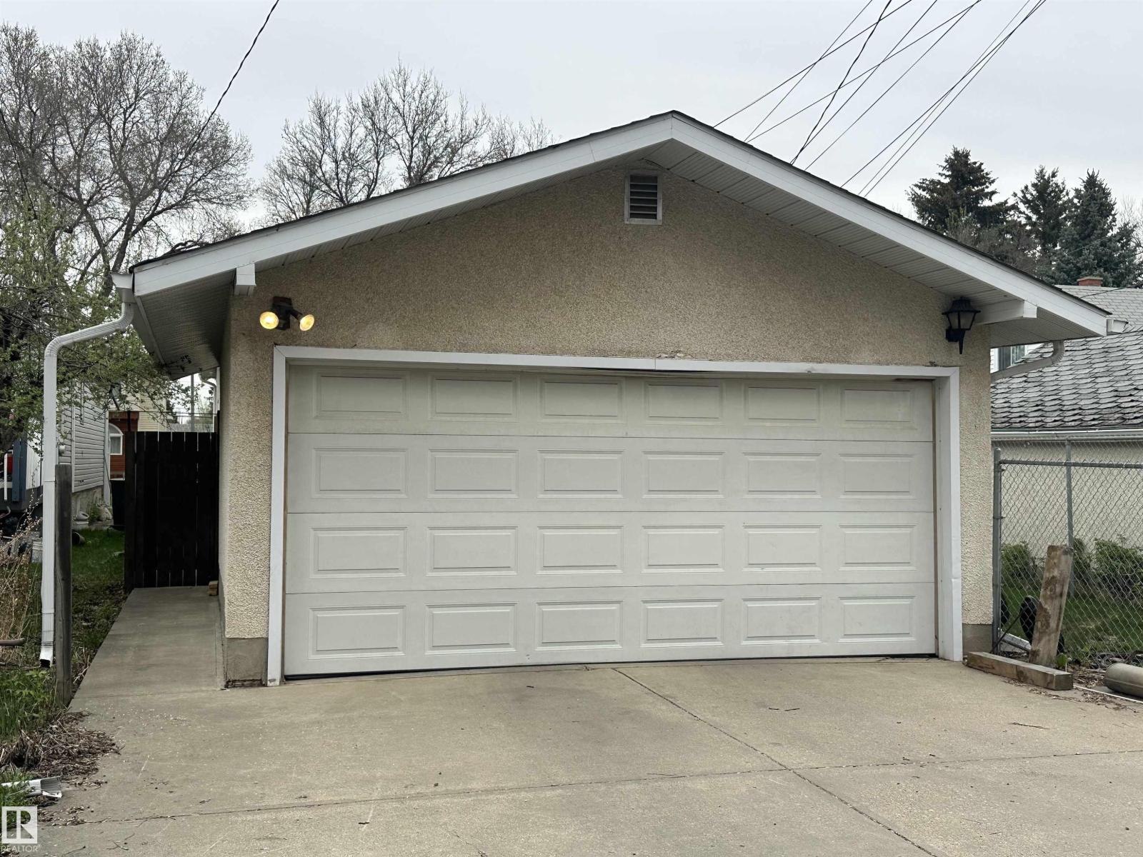 9623/9625 73 AV NW NW