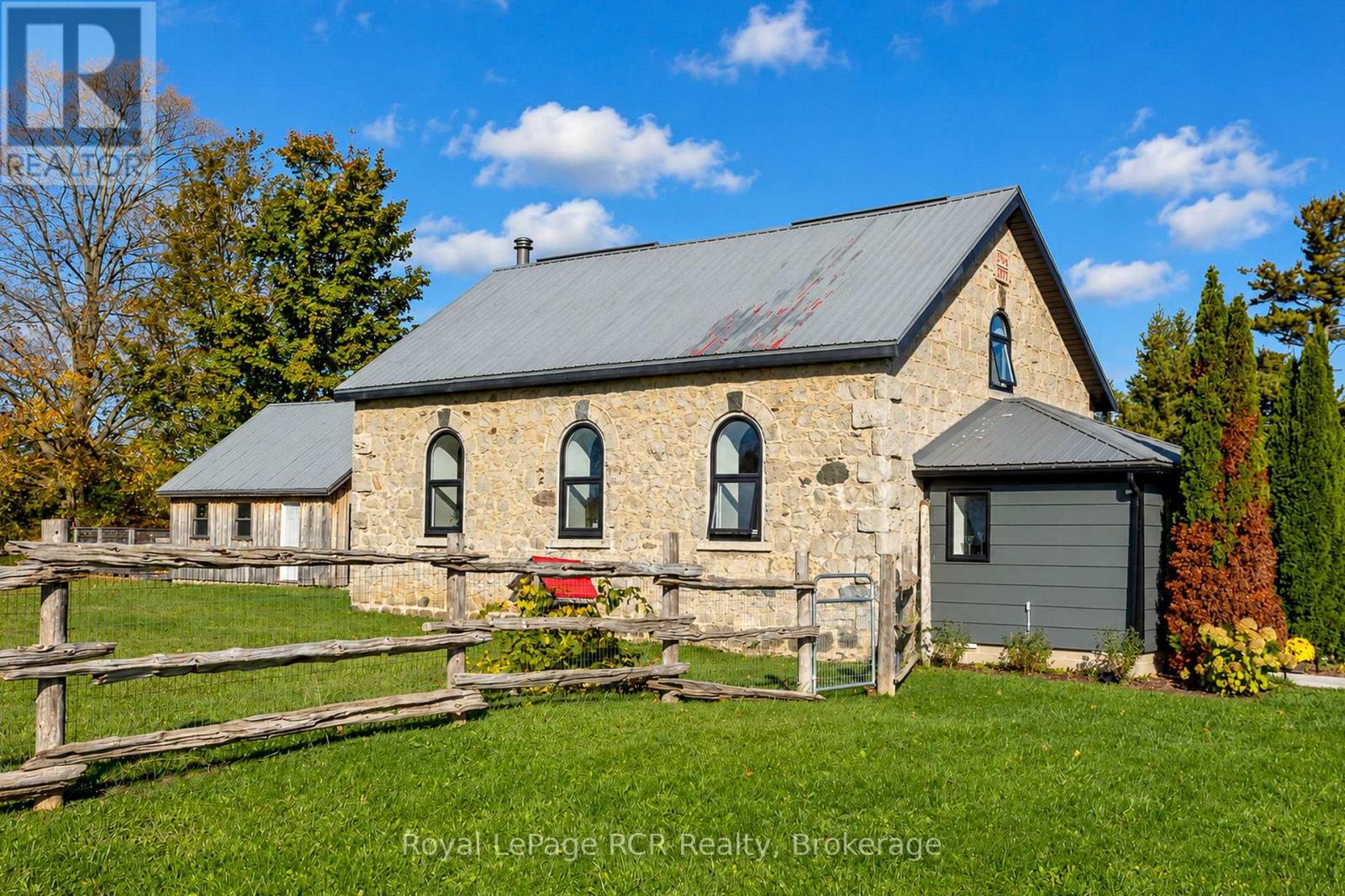 116190 GREY ROAD 3