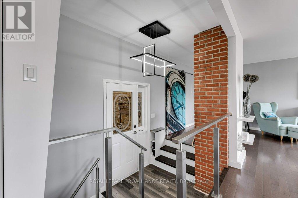 25 WILLOWBANK ROAD E