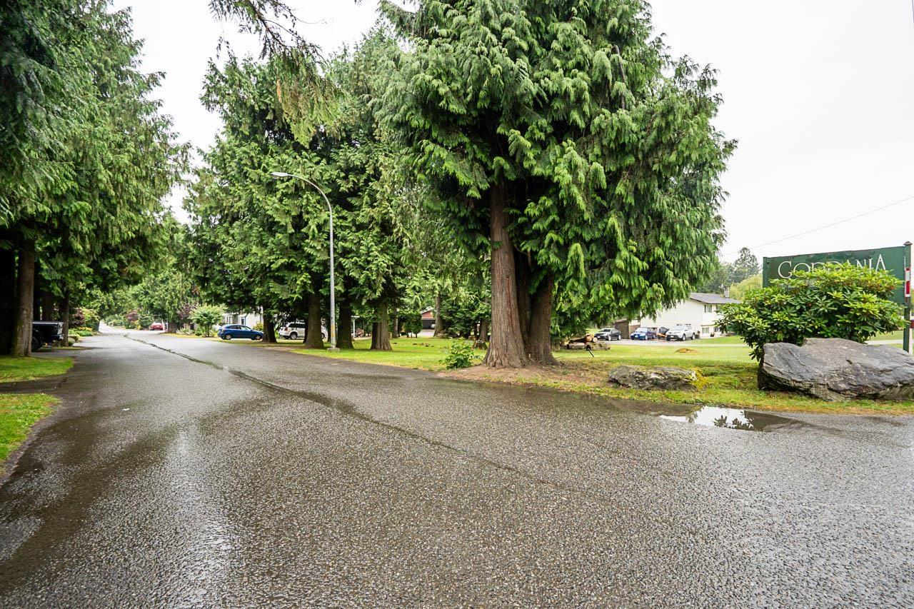 8 52324 YALE ROAD, Rosedale