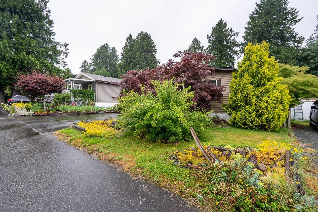 8 52324 YALE ROAD, Rosedale