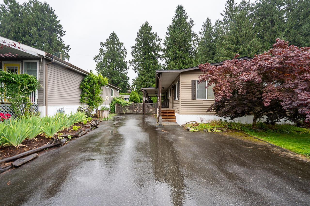 8 52324 YALE ROAD, Rosedale