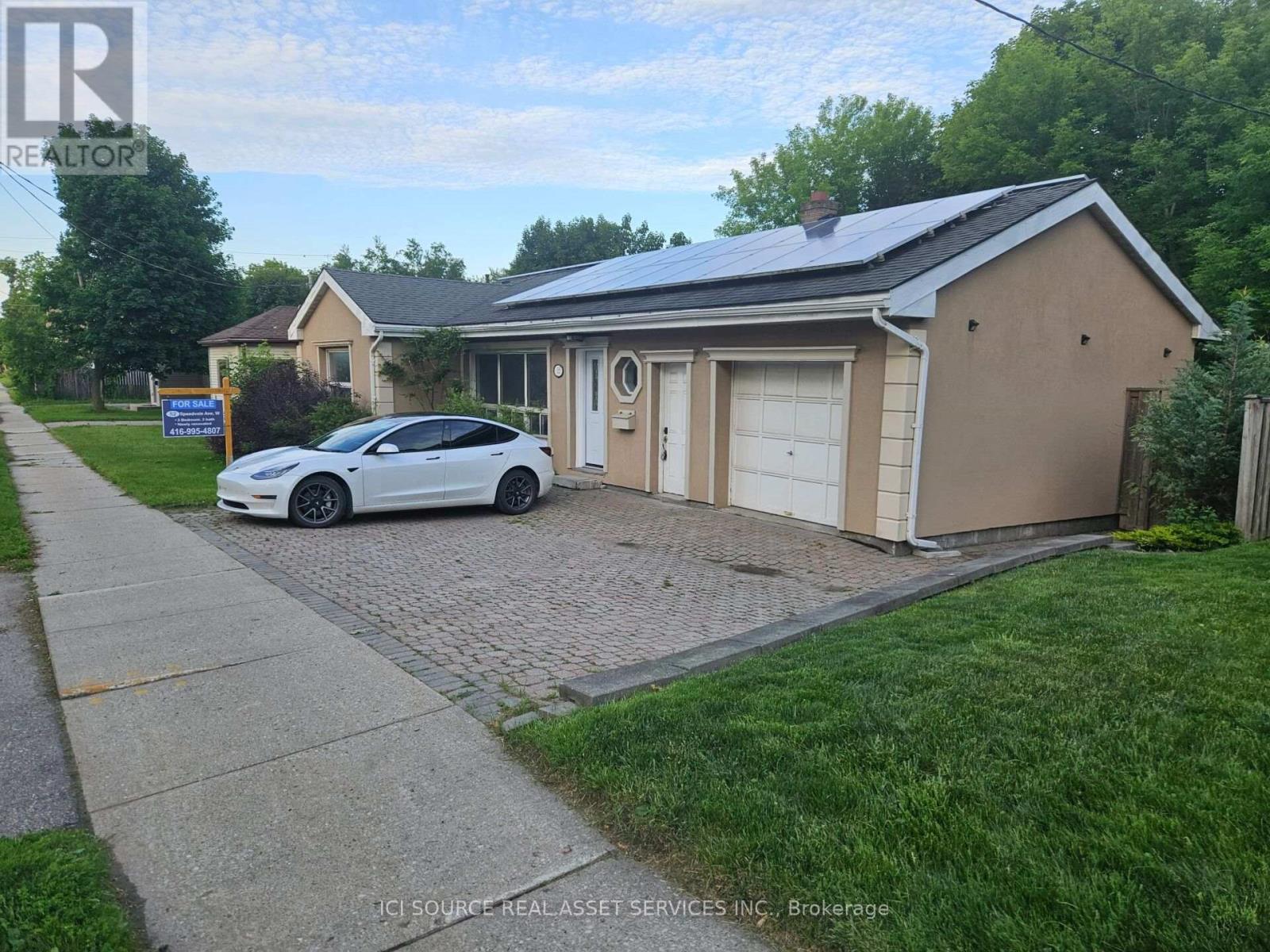 52 SPEEDVALE AVENUE W
