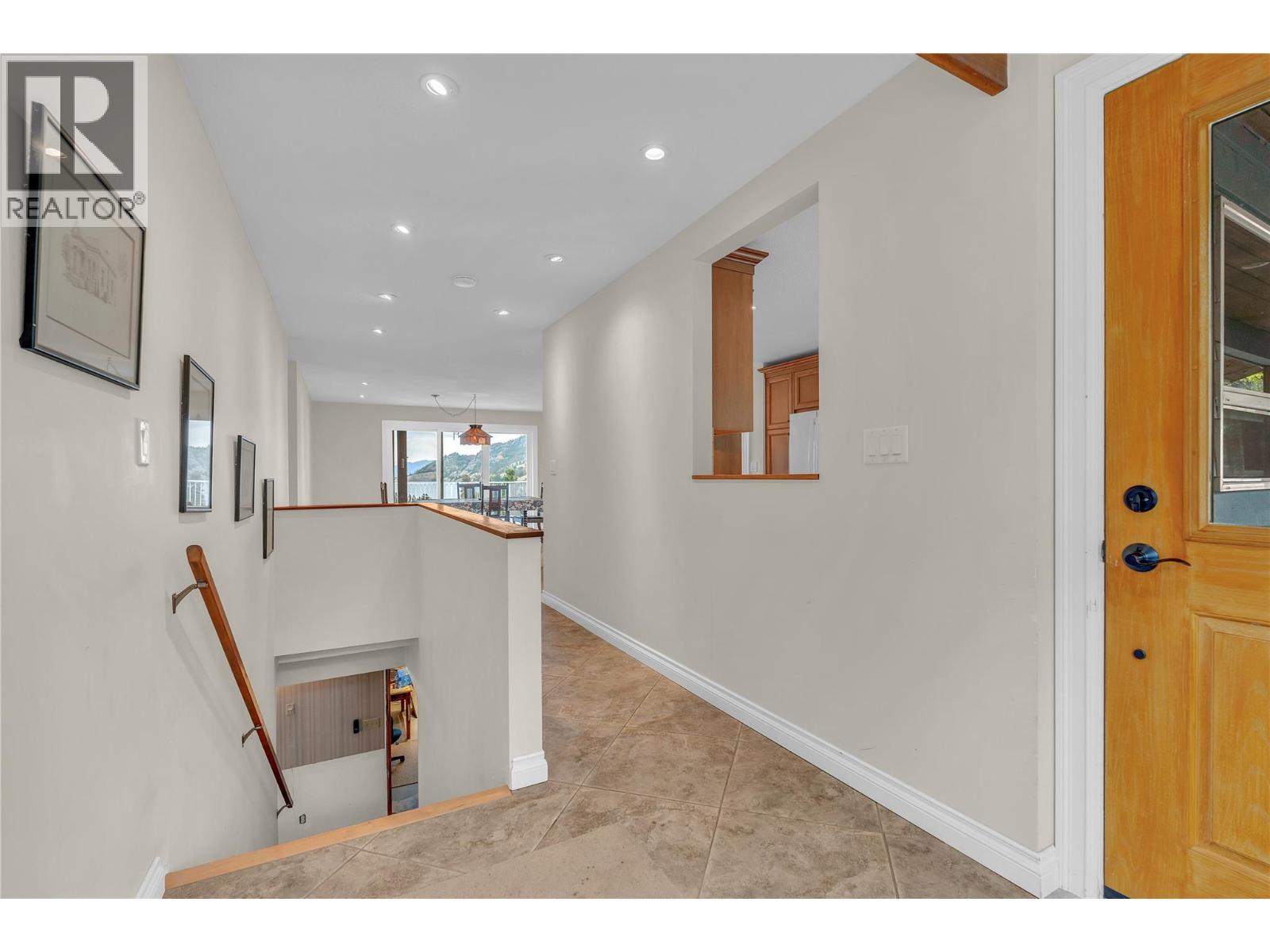 418 Panorama Crescent