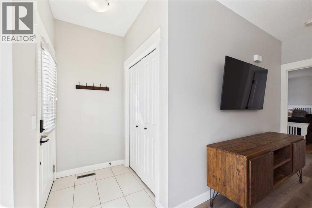 1, 67 West Coach Manor SW