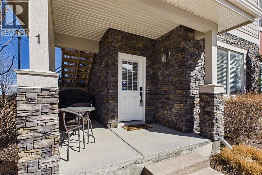1, 67 West Coach Manor SW