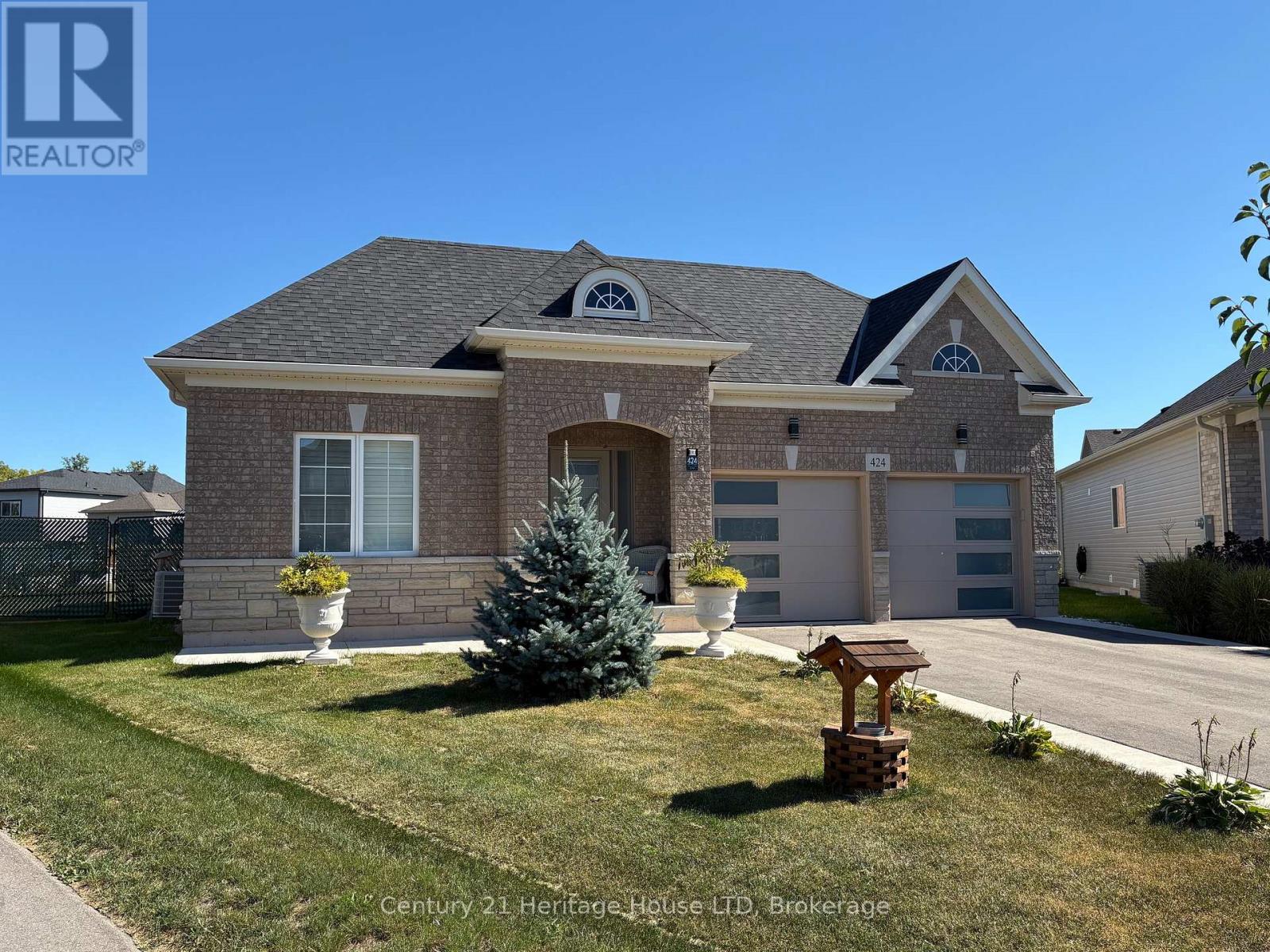 424 WILLIAMS CRESCENT