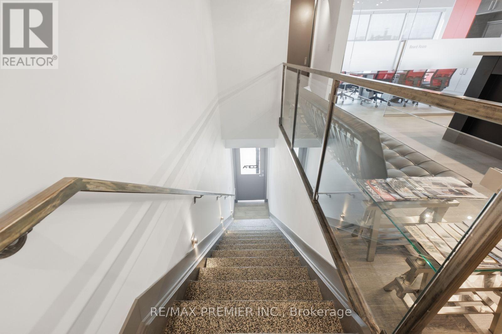 12 - 13 KENVIEW BOULEVARD