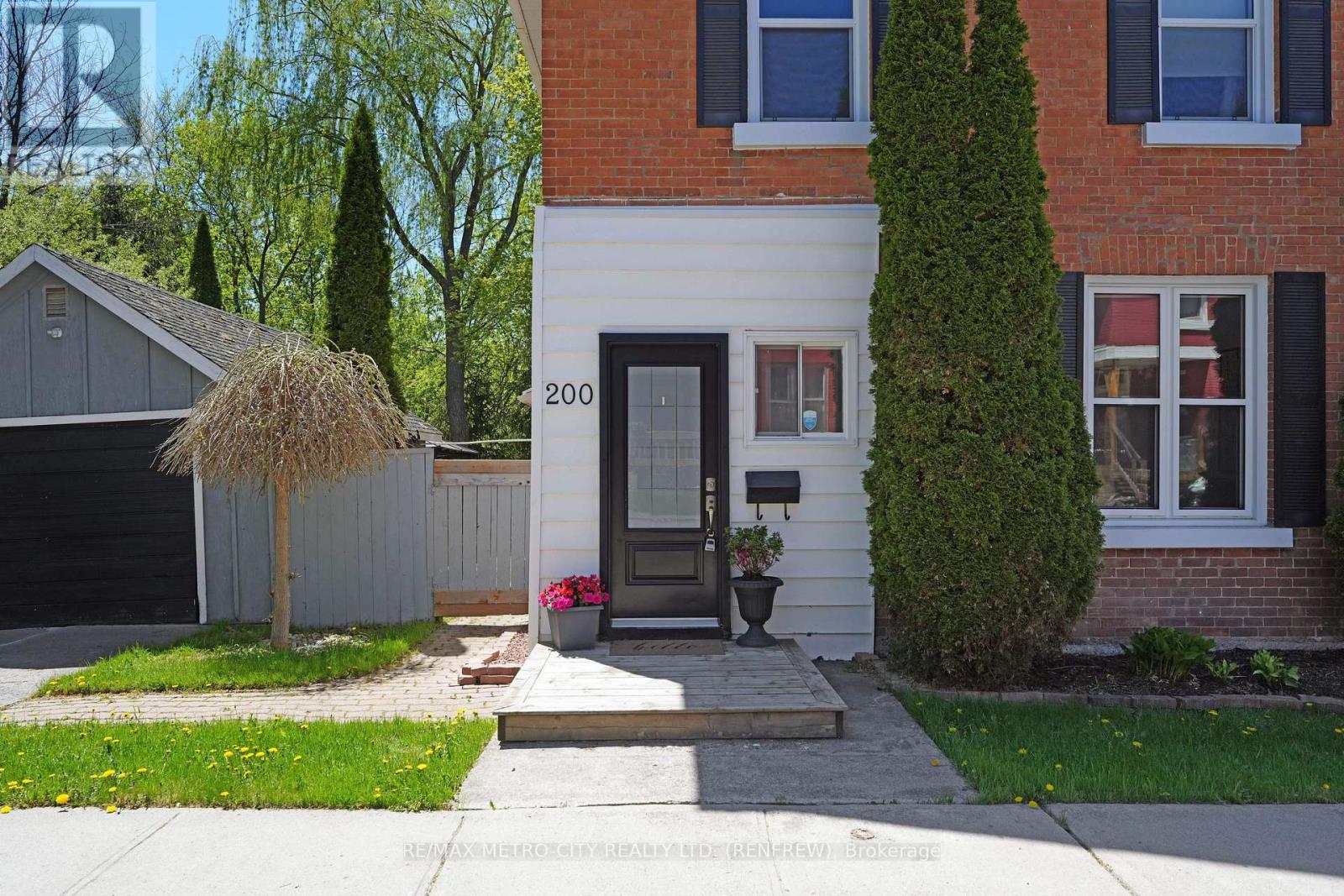 200 ROSS STREET