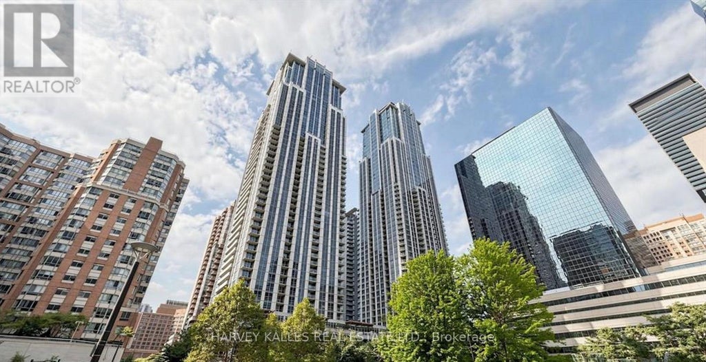 707 - 761 BAY STREET S