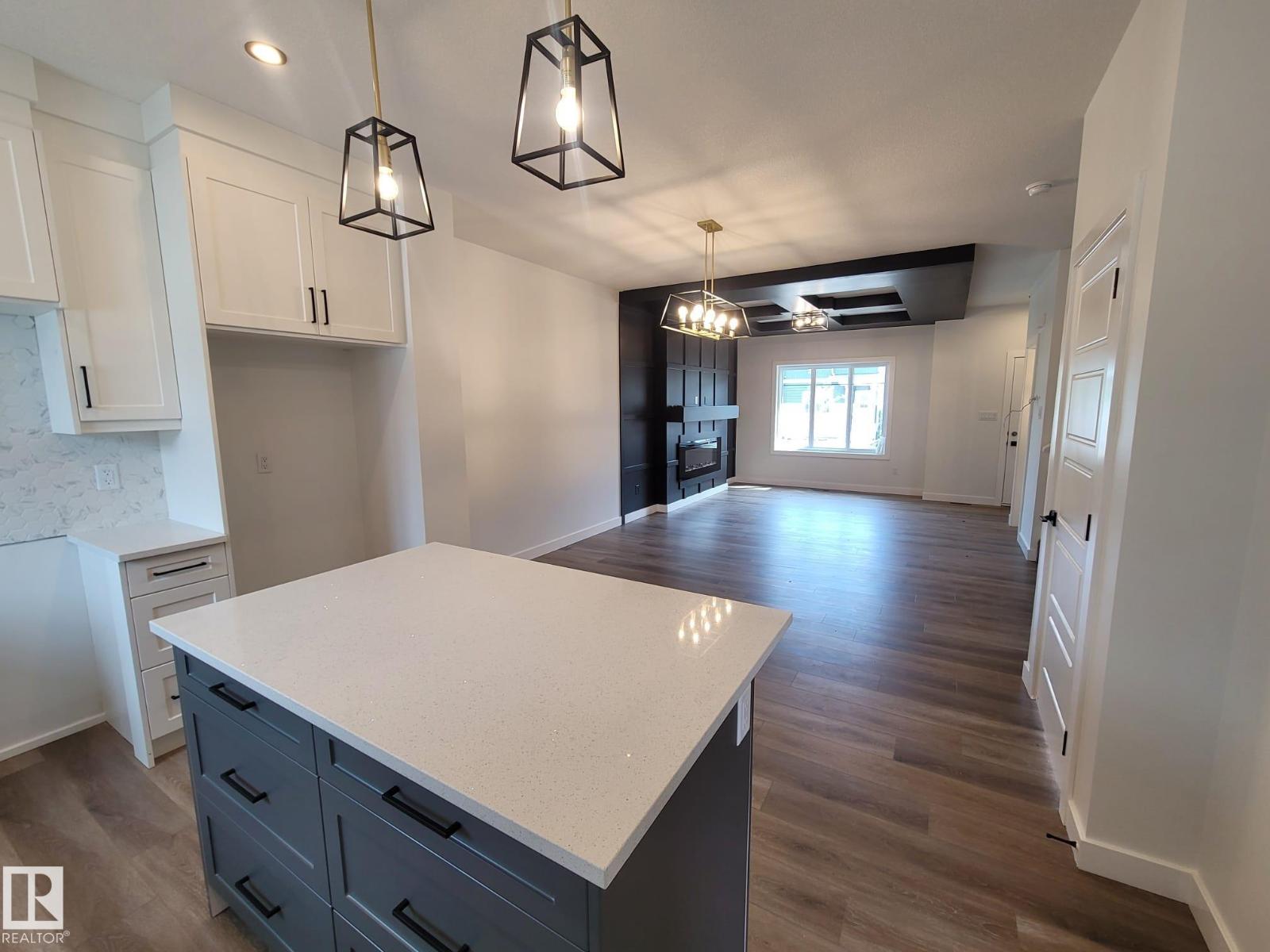 #Mainfloor 9802 107 Morinville AV